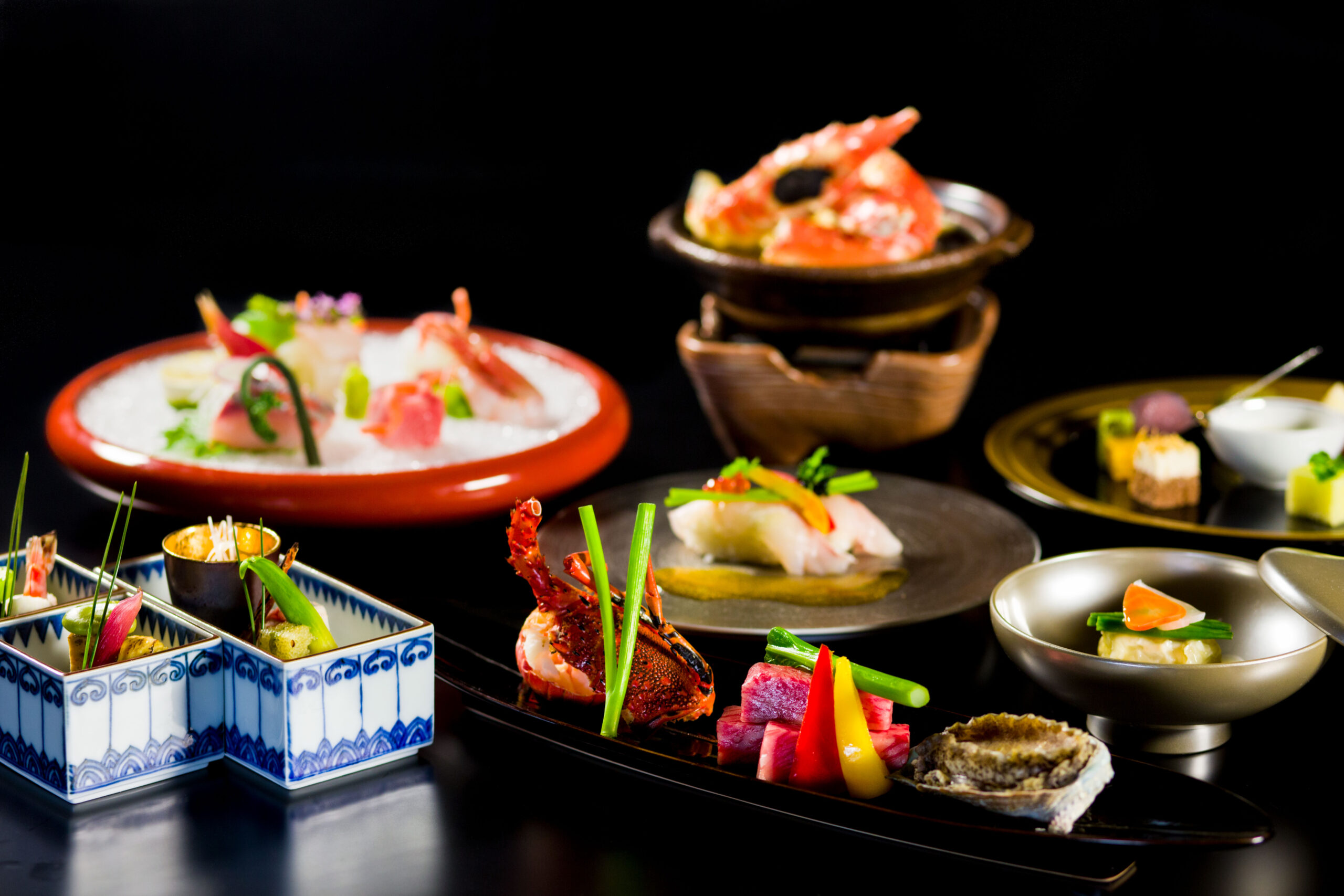 刺身と伊勢海老を中心にした会席料理