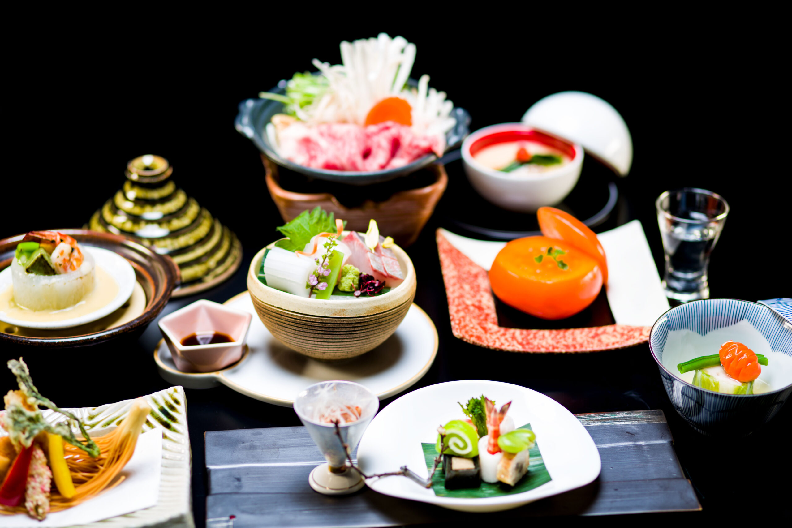 会席料理一式の寄りの構図